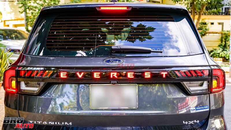 Gói độ đèn led cốp sau cho Ford Everest 2023 tại BROAUTO