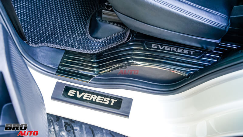 Thảm lót ô tô KATA cho xe Ford Everest 2023 lắp đặt vừa khít với sàn xe
