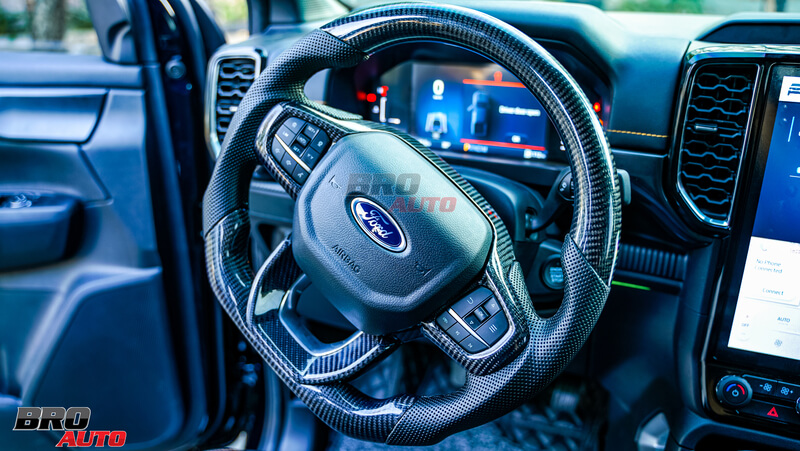 Độ vô lăng carbon Ford Ranger 2023 uy tín tại Bro Auto