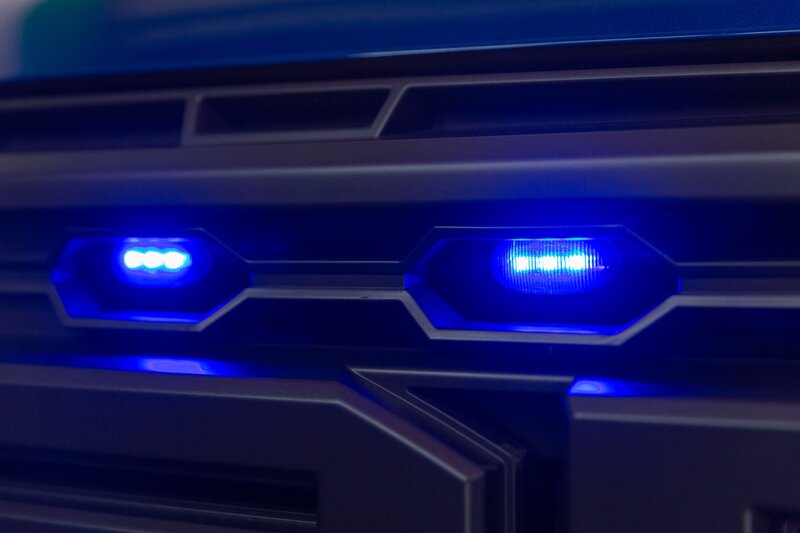 Đèn led định vị đổi màu xe Ford Raptor 2023 với ánh sáng nổi bật