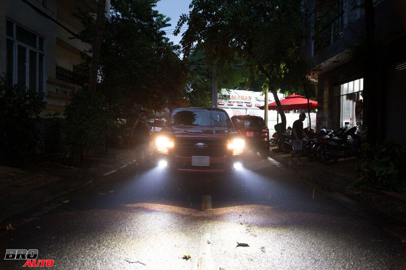 Ánh sáng thực tế của đèn Bi Led Gầm Kenzo F35