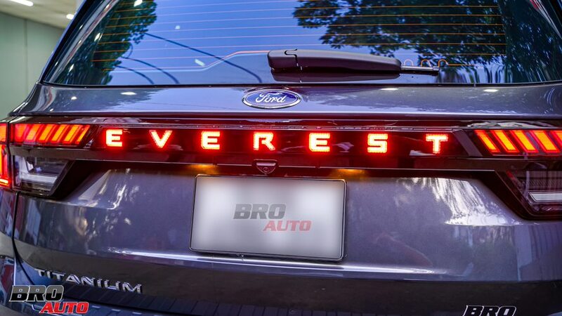 Đèn led chữ Everest cho xe Ford 2023