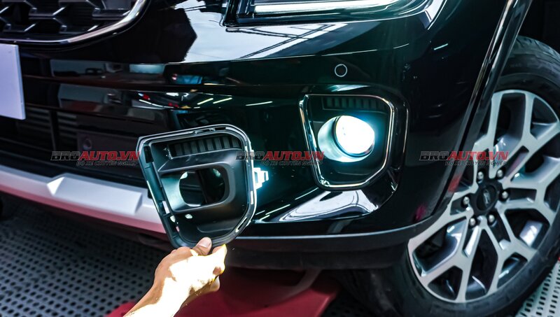 Bi gầm siêu sáng cho xe Ford Everest 2023