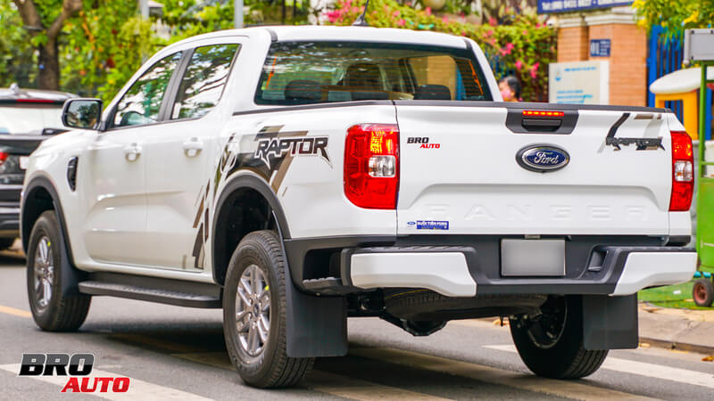Dán decal tem xe Ford Ranger Raptor chống trầy xước cho xe