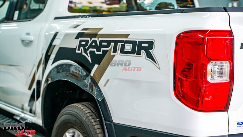 Độ đèn Ford Ranger Wildtrak tại vị trí đèn hậu giúp tạo điểm nhấn cho ngoại thất xe
