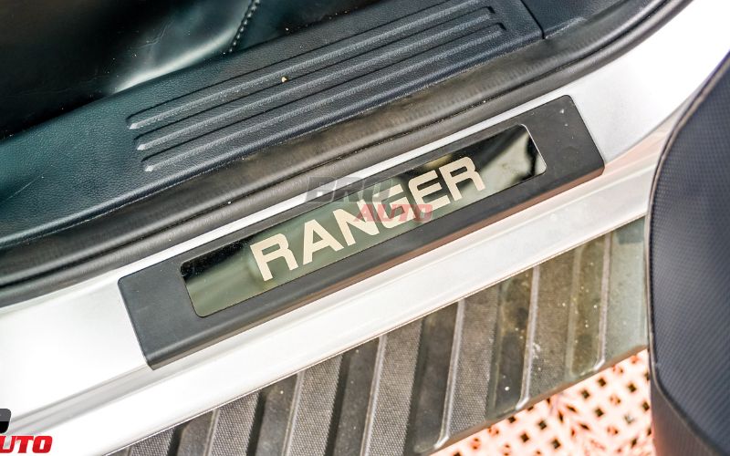 Thiết kế nẹp bước chân cho Ford Ranger 2023 