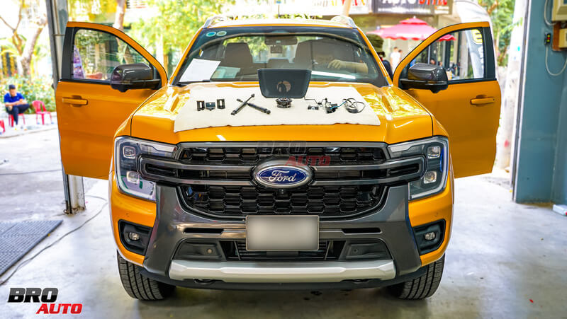 Lắp đặt phụ kiện Ford Ranger Cam tại Bro Auto