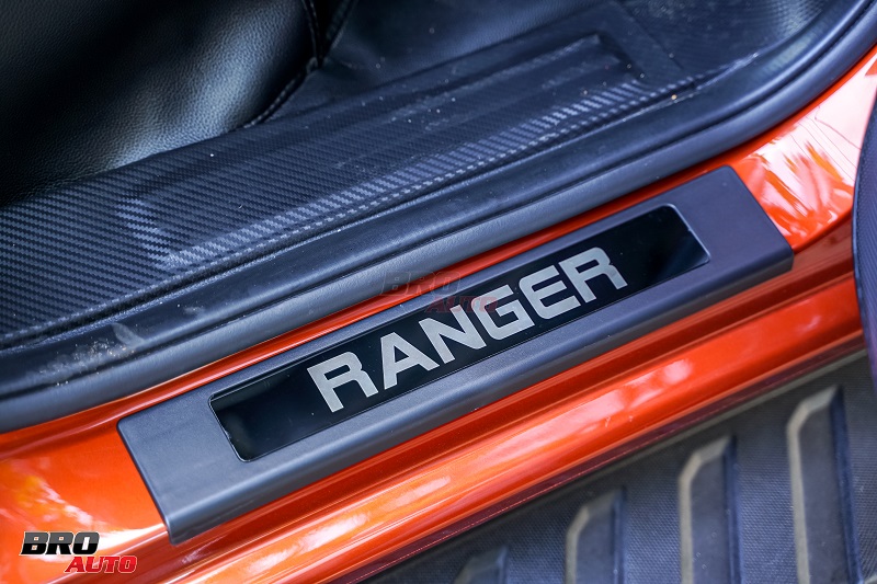 Nẹp bước chân Ford Ranger XLS 2023