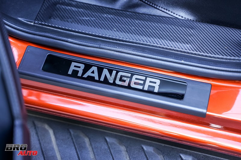 Phụ kiện nẹp bước chân xe Ranger XLS 2023