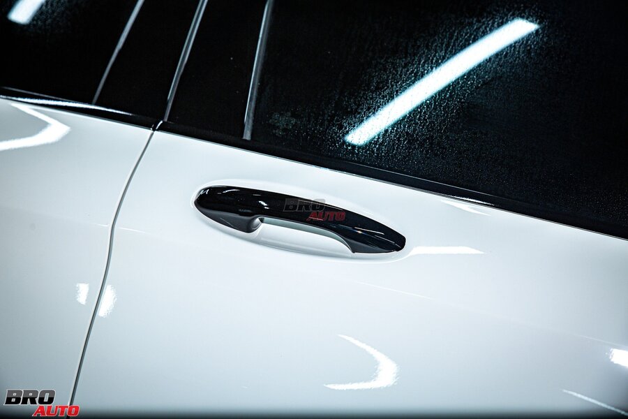 Sơn chi tiết đen bóng cho xe Mercedes GLC200