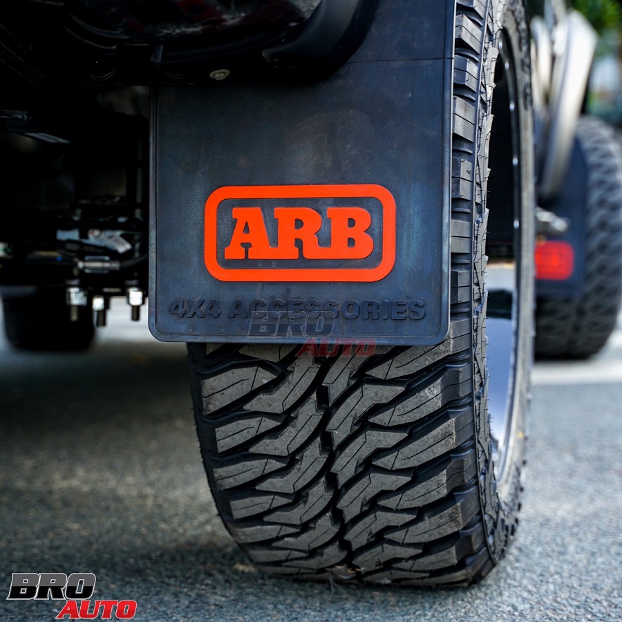 Tấm chắn bùn ARB giúp bảo vệ xe ô tô trước các tác động gây trầy xước làm ảnh hưởng đến giá trị của Ford Ranger. 